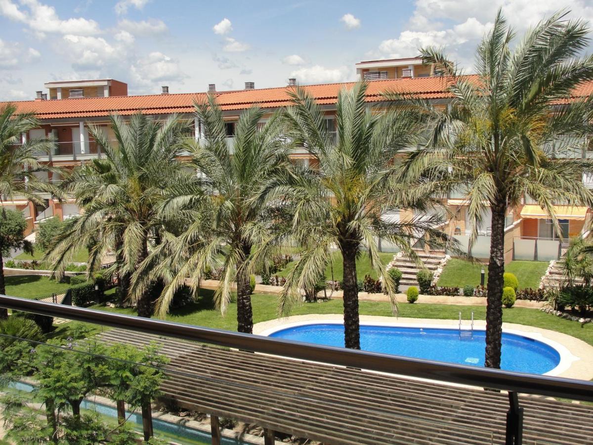 Acogedor Apartamento Con Piscina En Vilafortuny, Cambrils Bagian luar foto